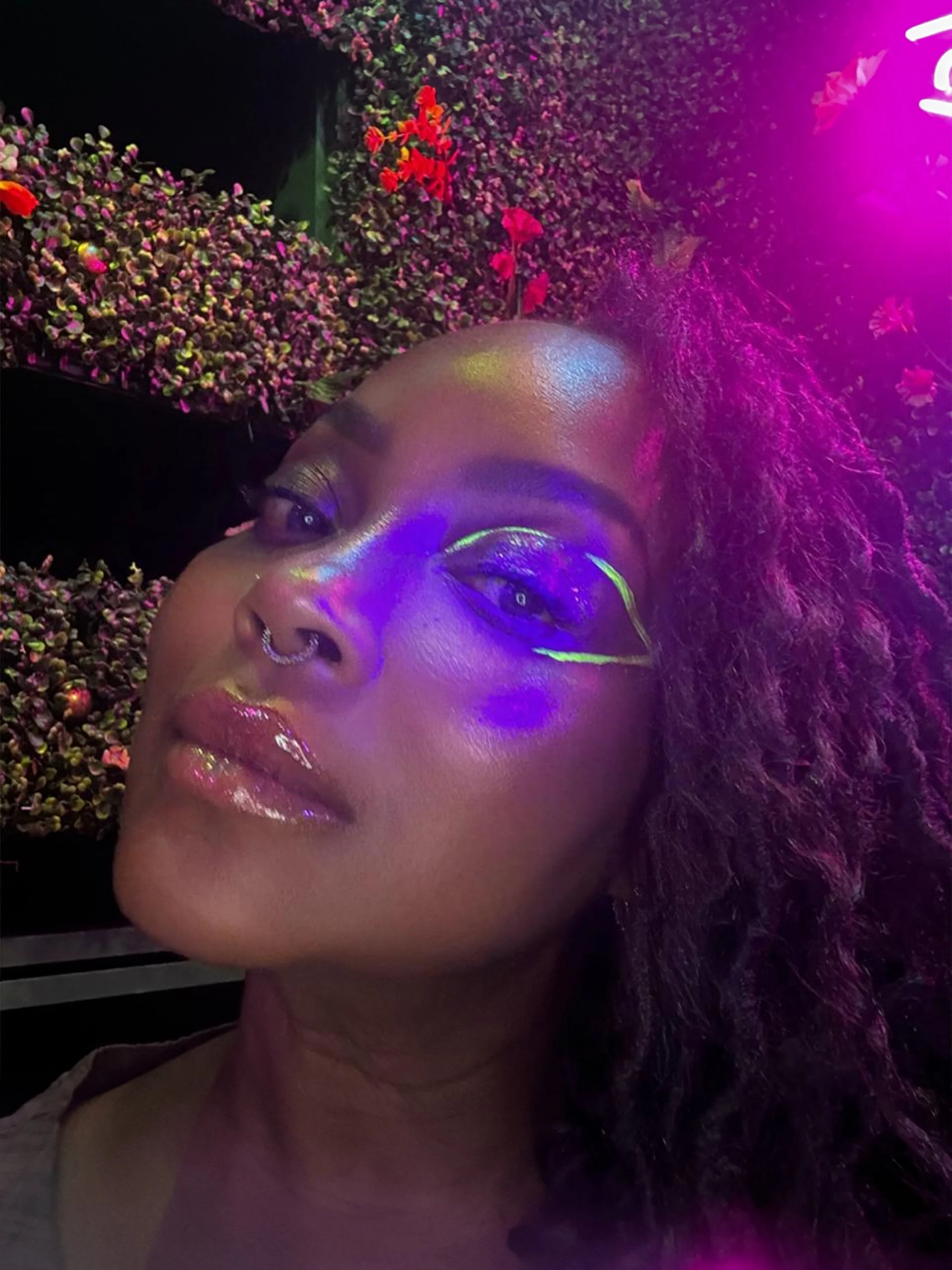 Ashunta Sheriff Beauty UV Glow Vegan Liner Pen - Image 29